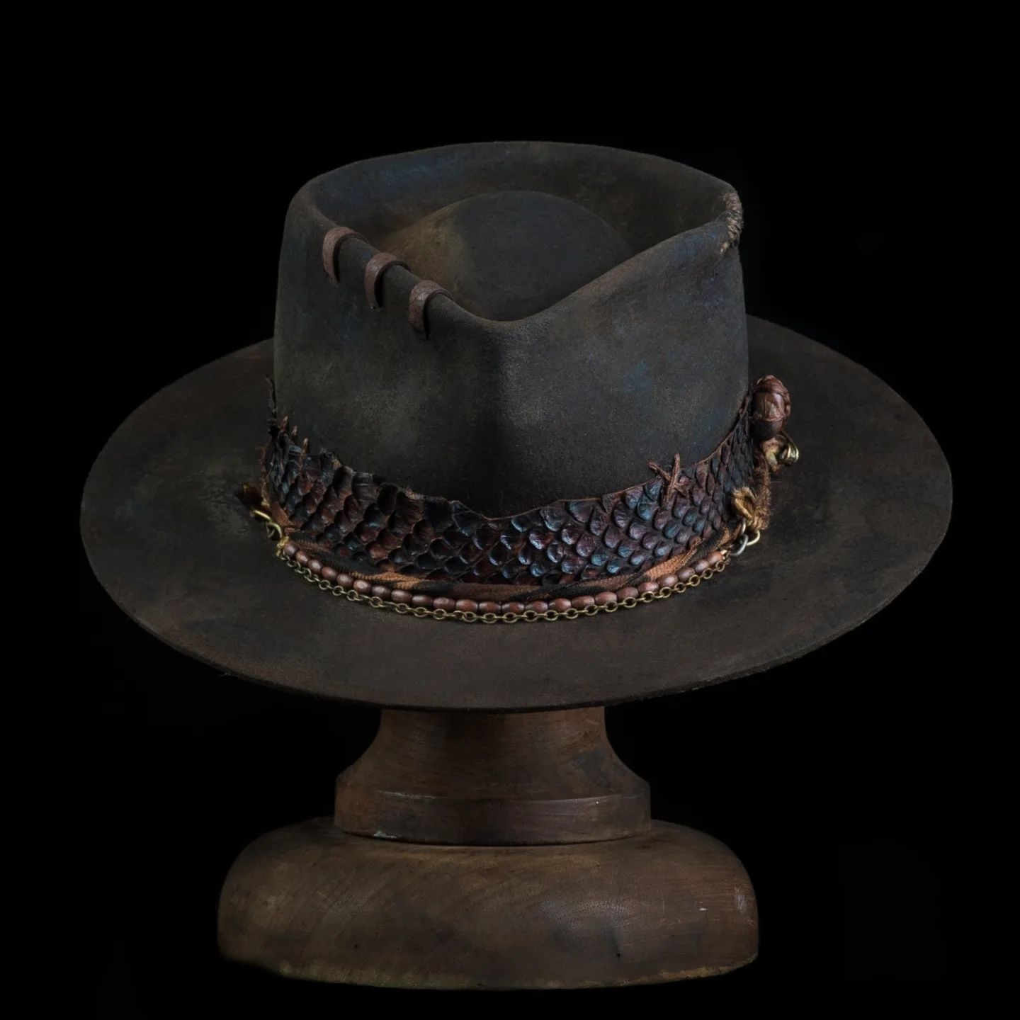 The Conspirator - Image 2